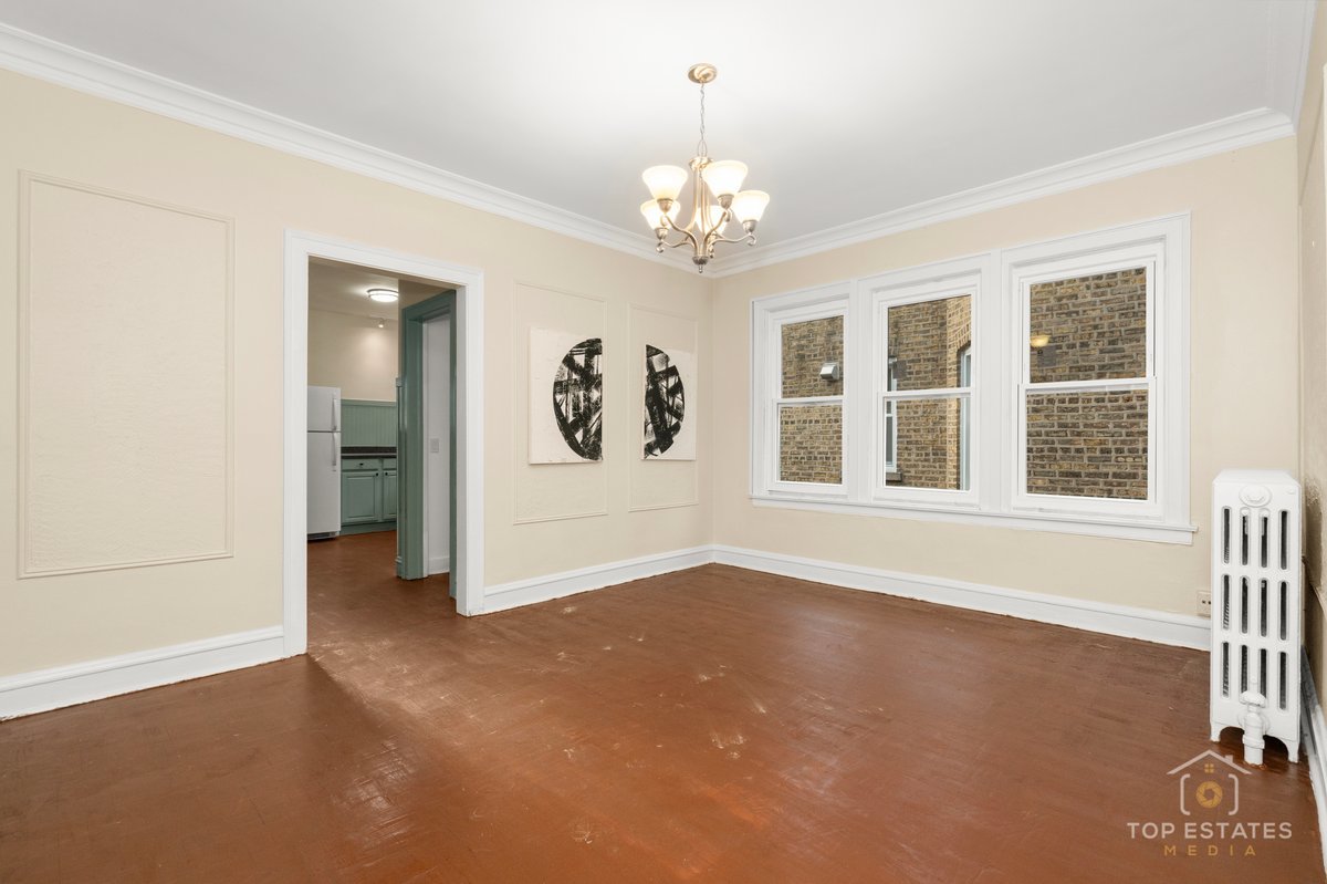 6738 N Rockwell Street #2, Chicago, IL 60645