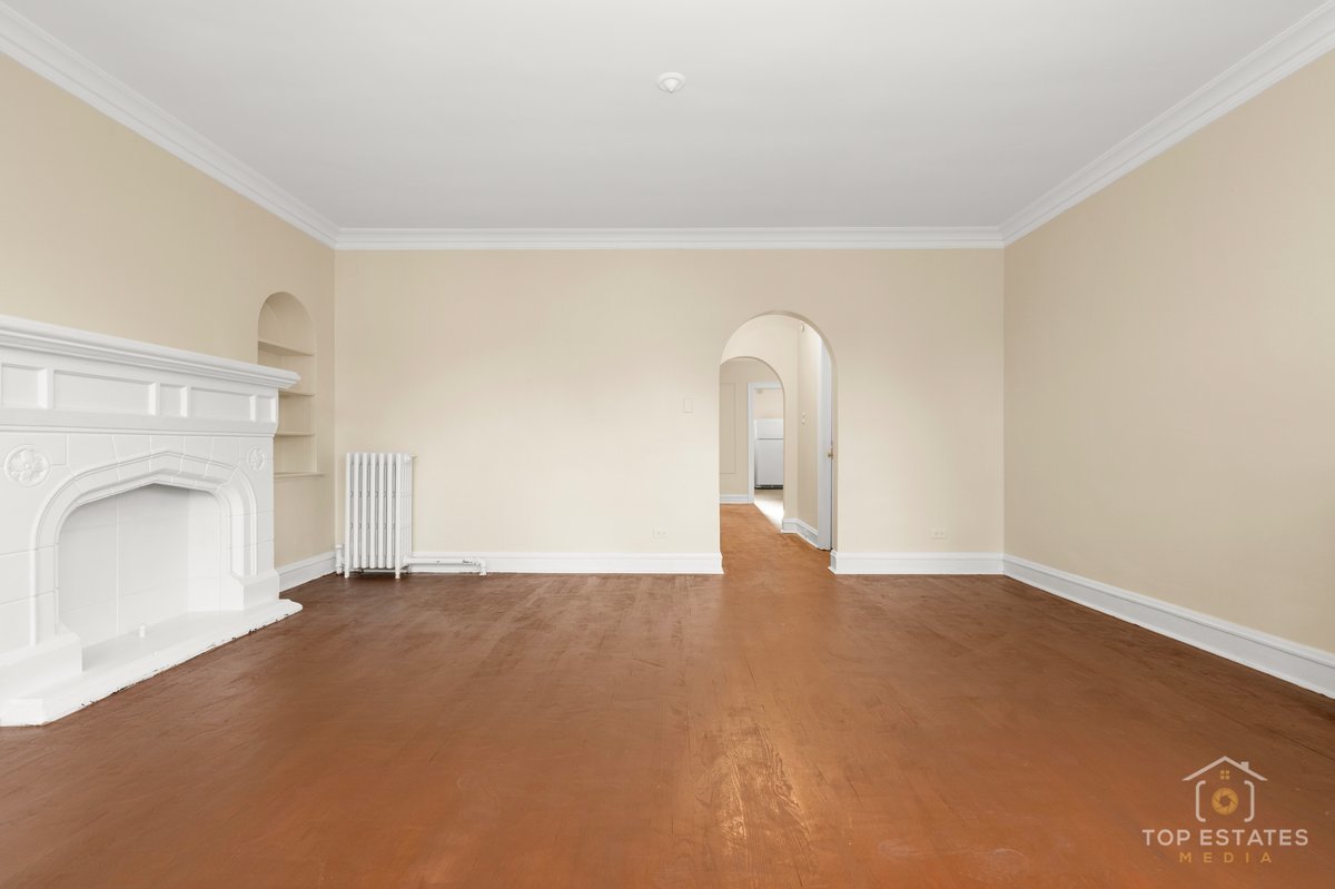 6738 N Rockwell Street #2, Chicago, IL 60645