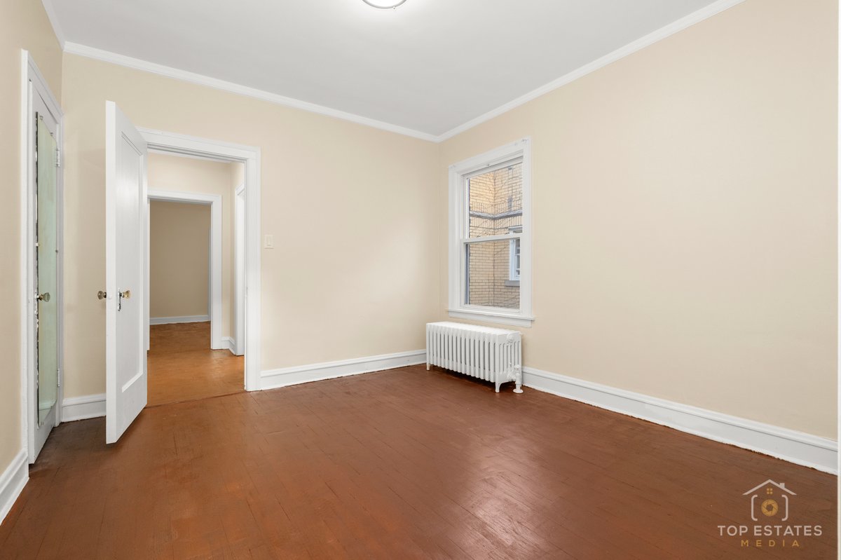 6738 N Rockwell Street #2, Chicago, IL 60645
