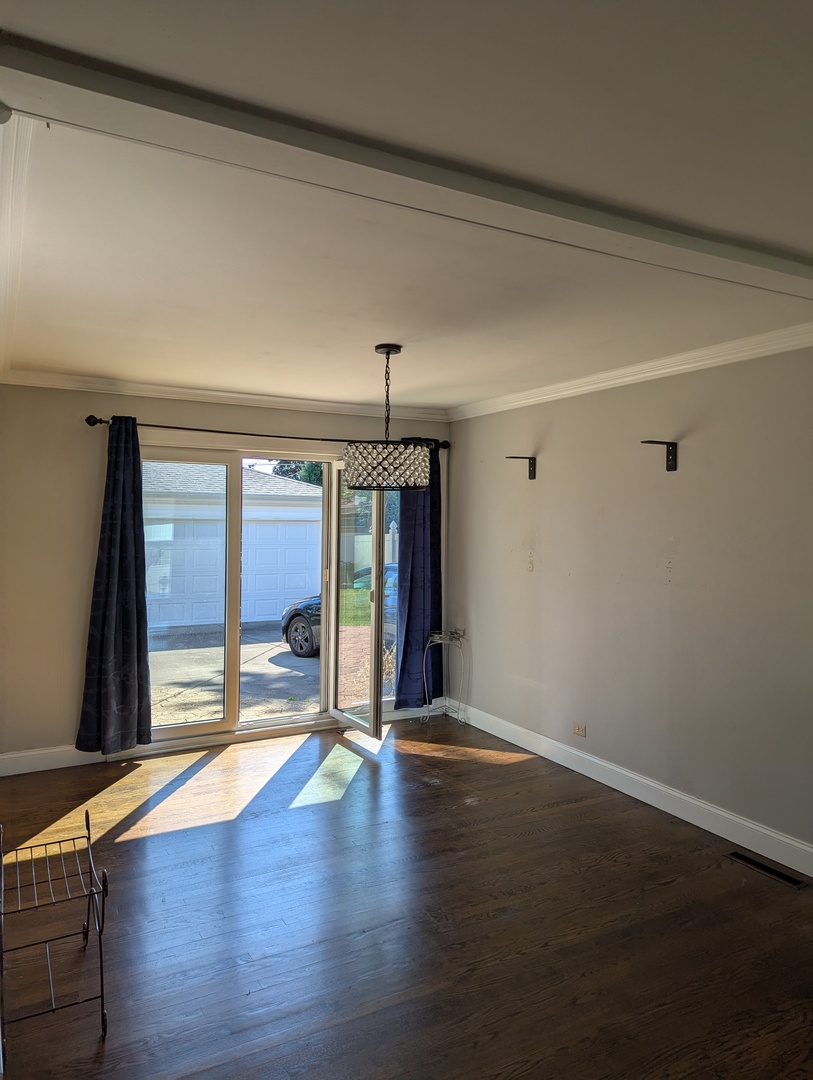 8927 Belleforte Avenue, Morton Grove, IL 60053