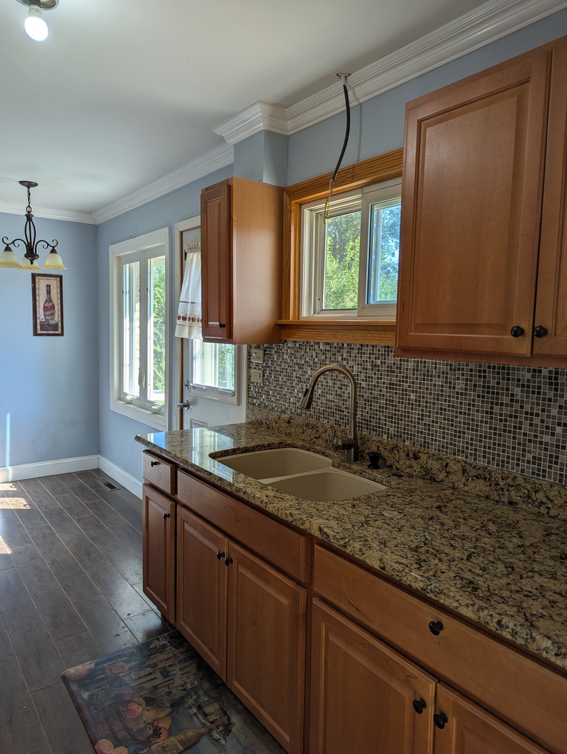 8927 Belleforte Avenue, Morton Grove, IL 60053