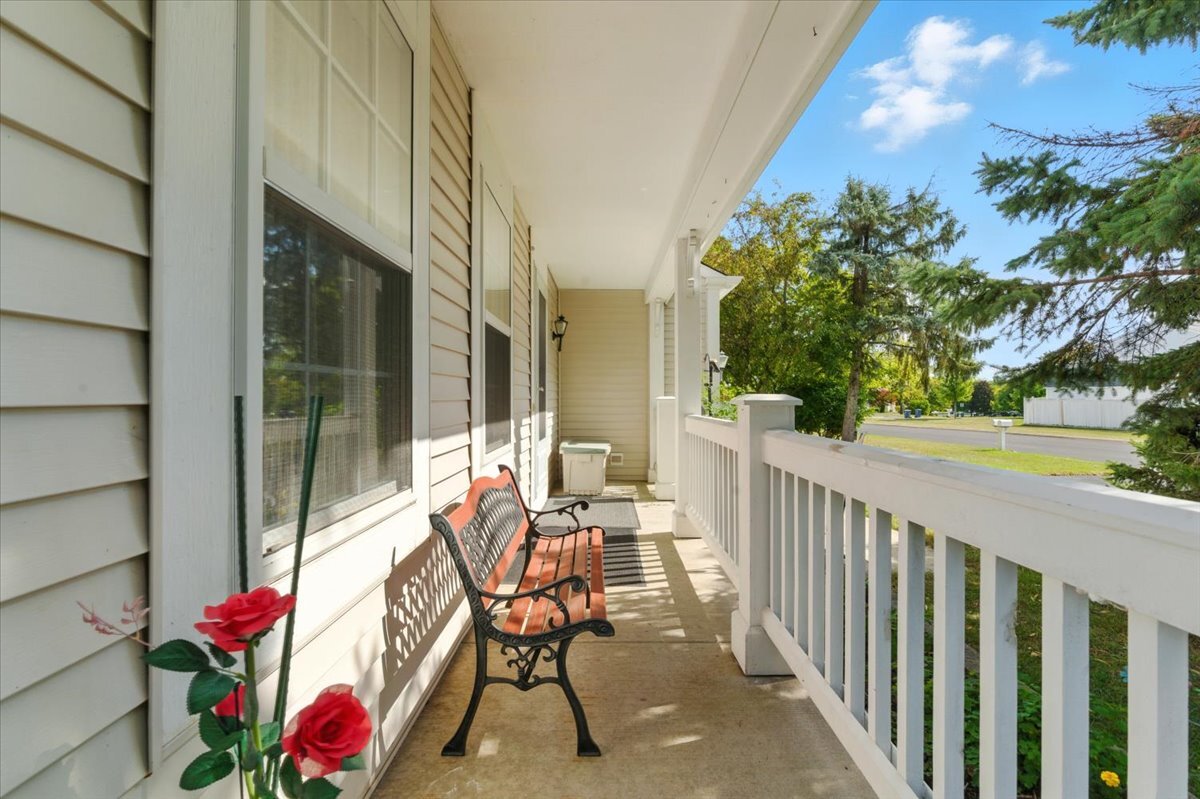 880 Savanna Springs Drive, Lake Villa, IL 60046