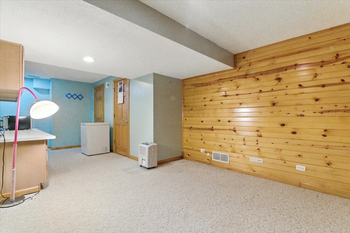 880 Savanna Springs Drive, Lake Villa, IL 60046