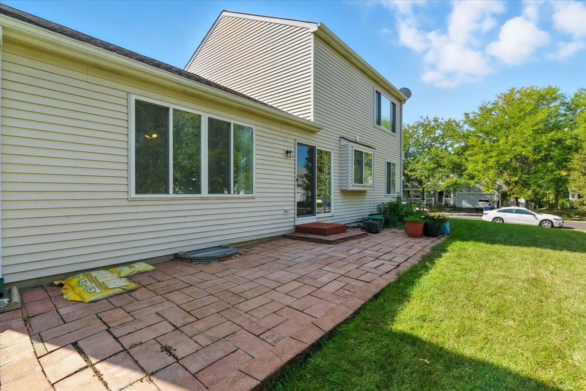 880 Savanna Springs Drive, Lake Villa, IL 60046