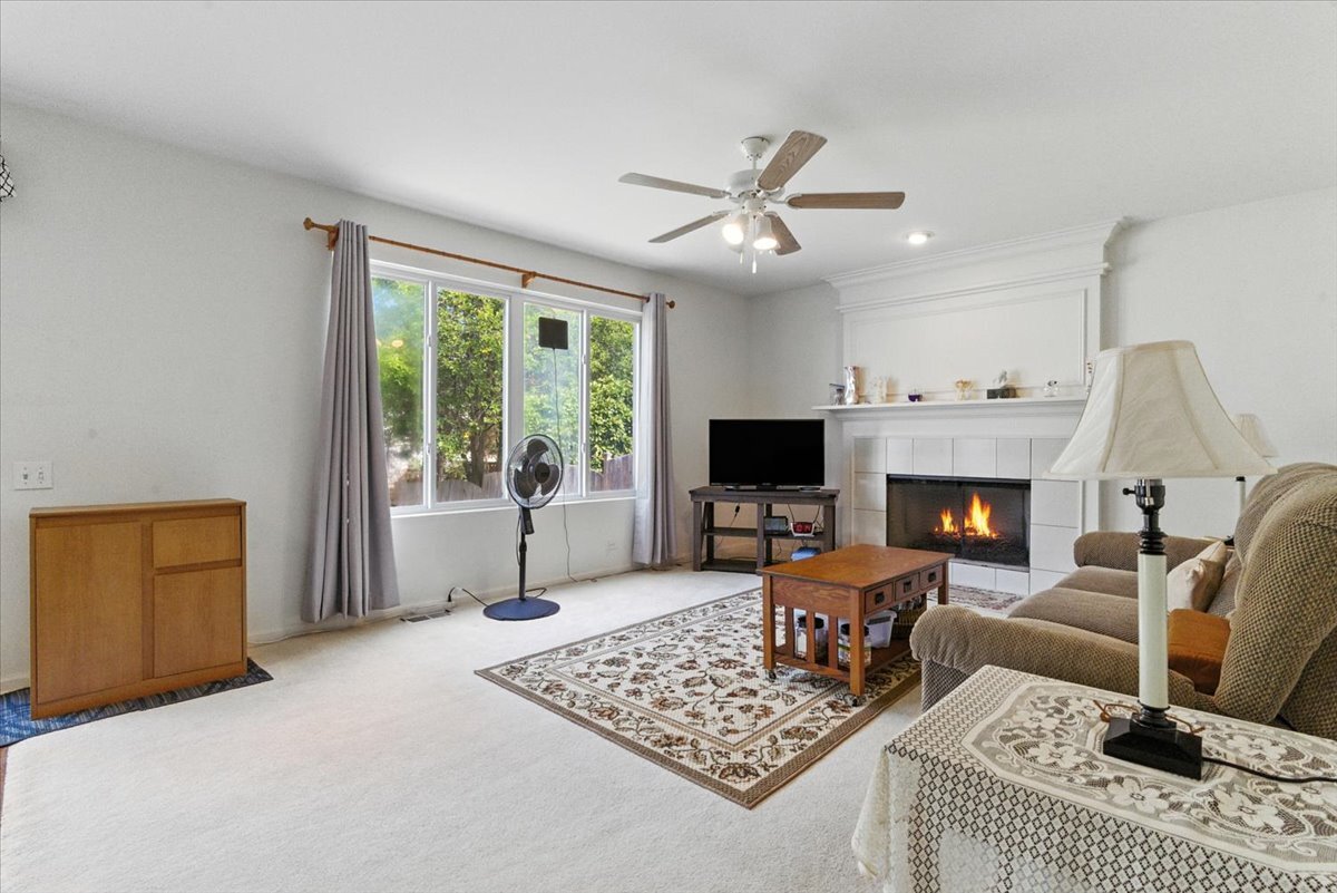 880 Savanna Springs Drive, Lake Villa, IL 60046