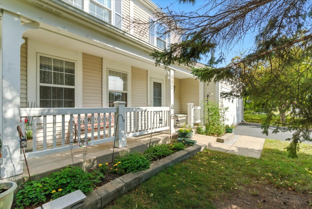 880 Savanna Springs Drive, Lake Villa, IL 60046