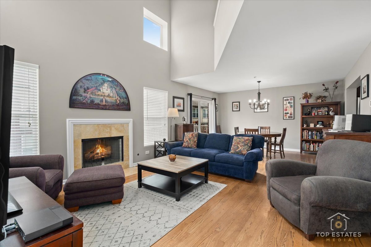 1651 PAULINE Circle #1651, Mundelein, IL 60060