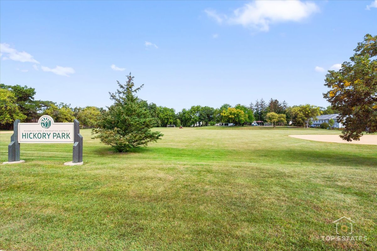 1651 PAULINE Circle #1651, Mundelein, IL 60060