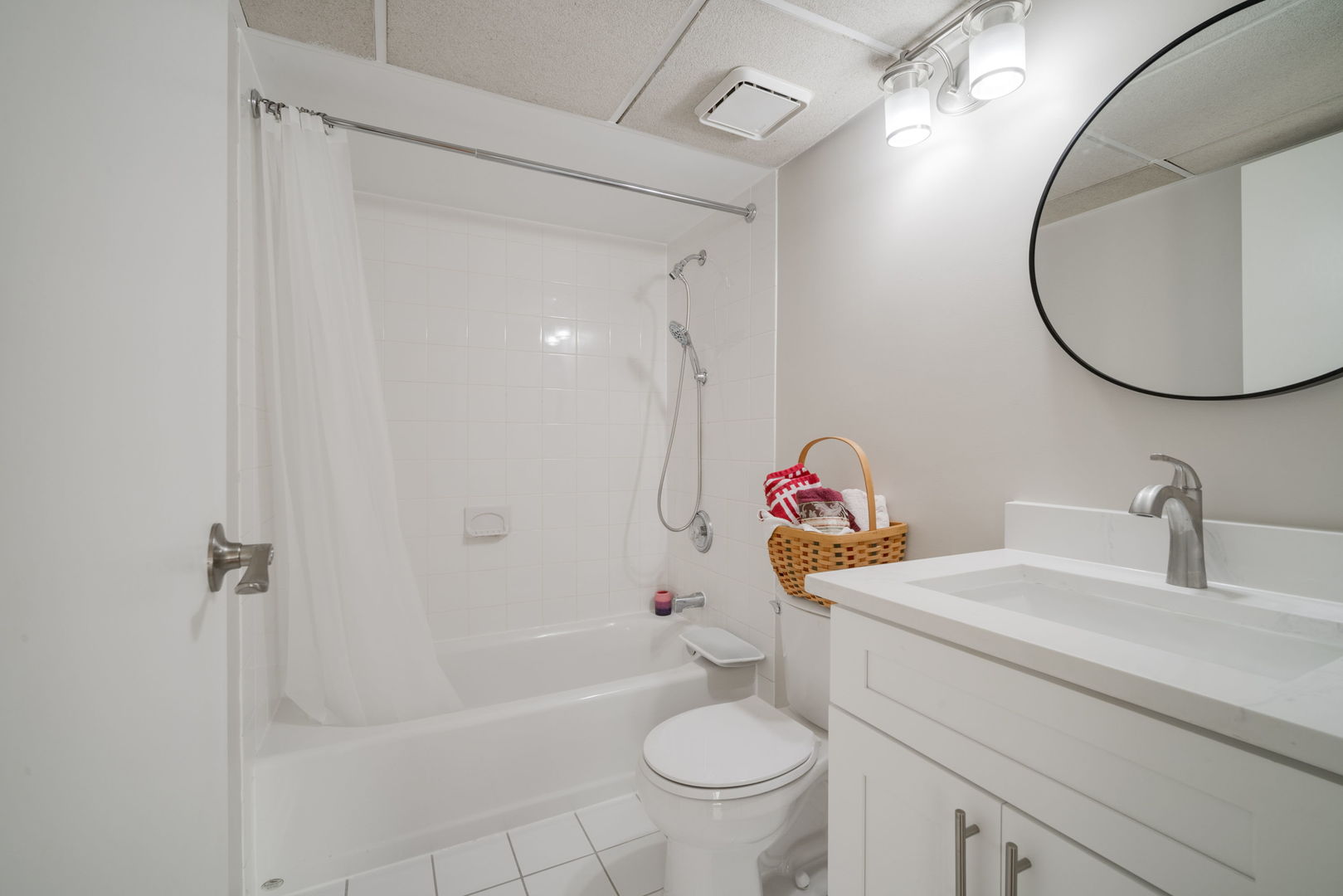 3856 S Parkway Drive #2A, Northbrook, IL 60062