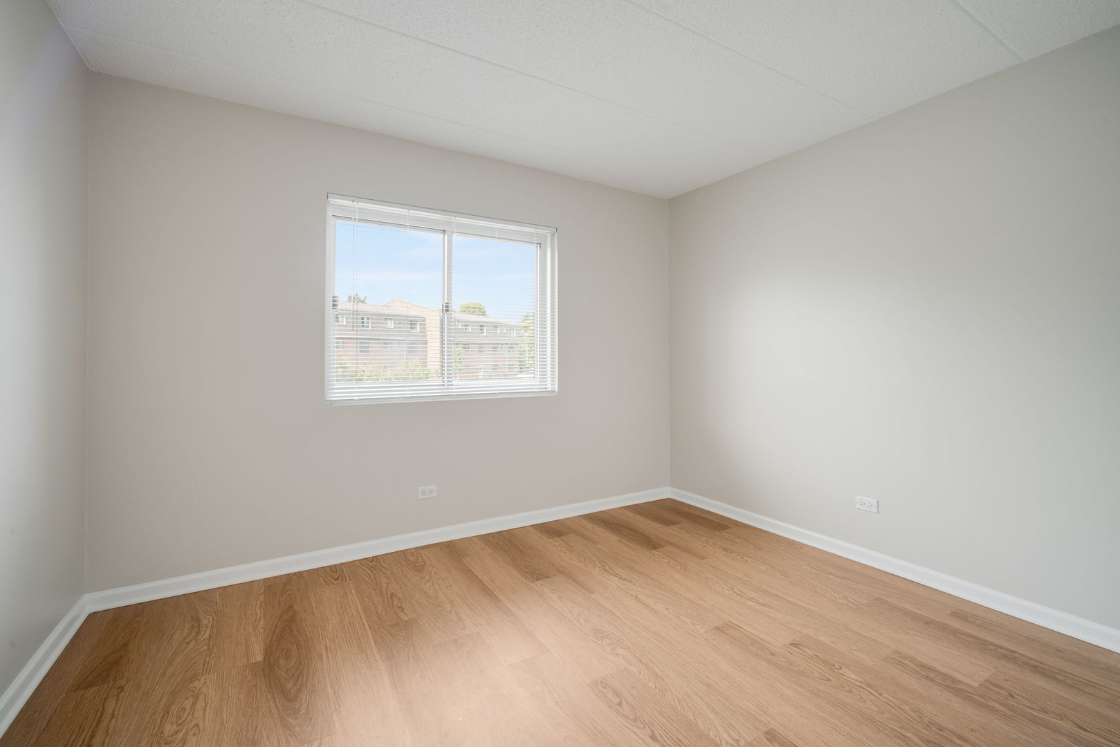 3856 S Parkway Drive #2A, Northbrook, IL 60062