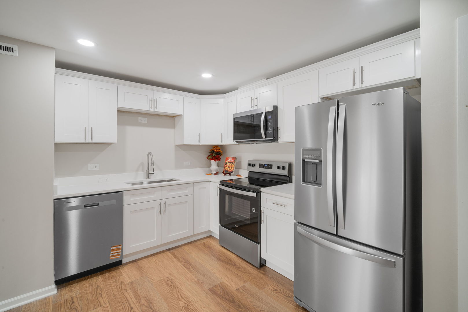 3856 S Parkway Drive #2A, Northbrook, IL 60062
