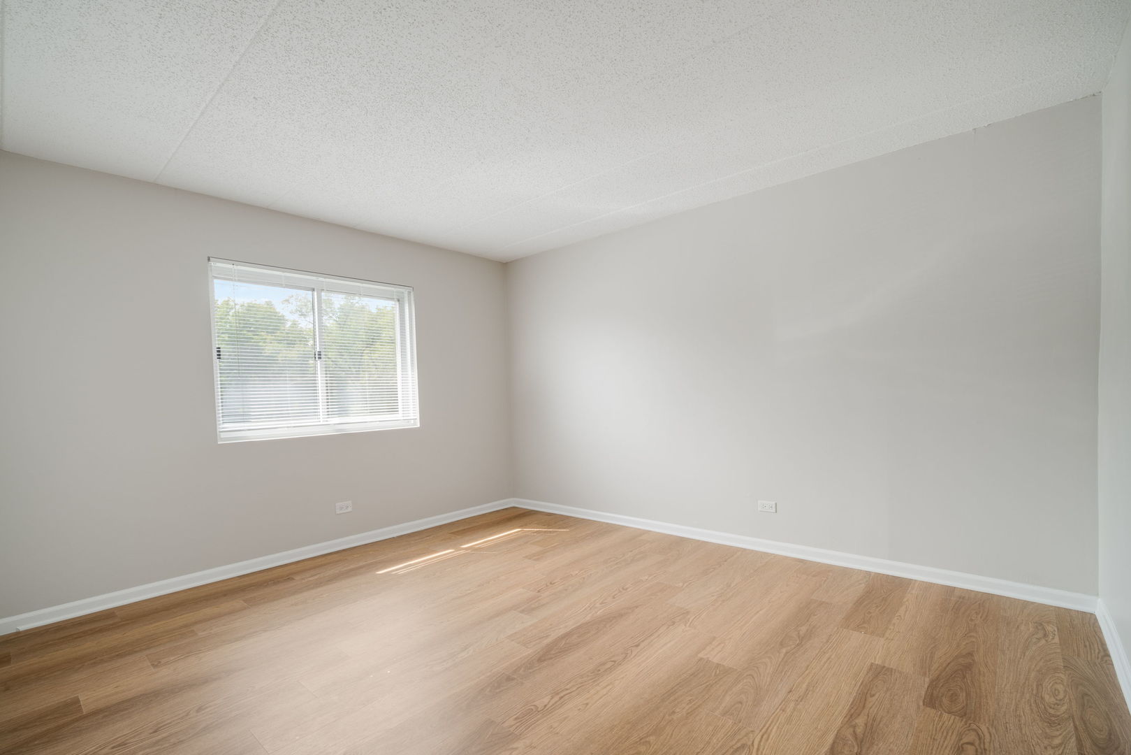 3856 S Parkway Drive #2A, Northbrook, IL 60062