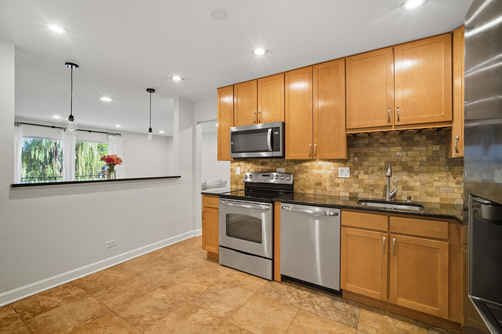 2315 S Goebbert Road #209, Arlington Heights, IL 60005