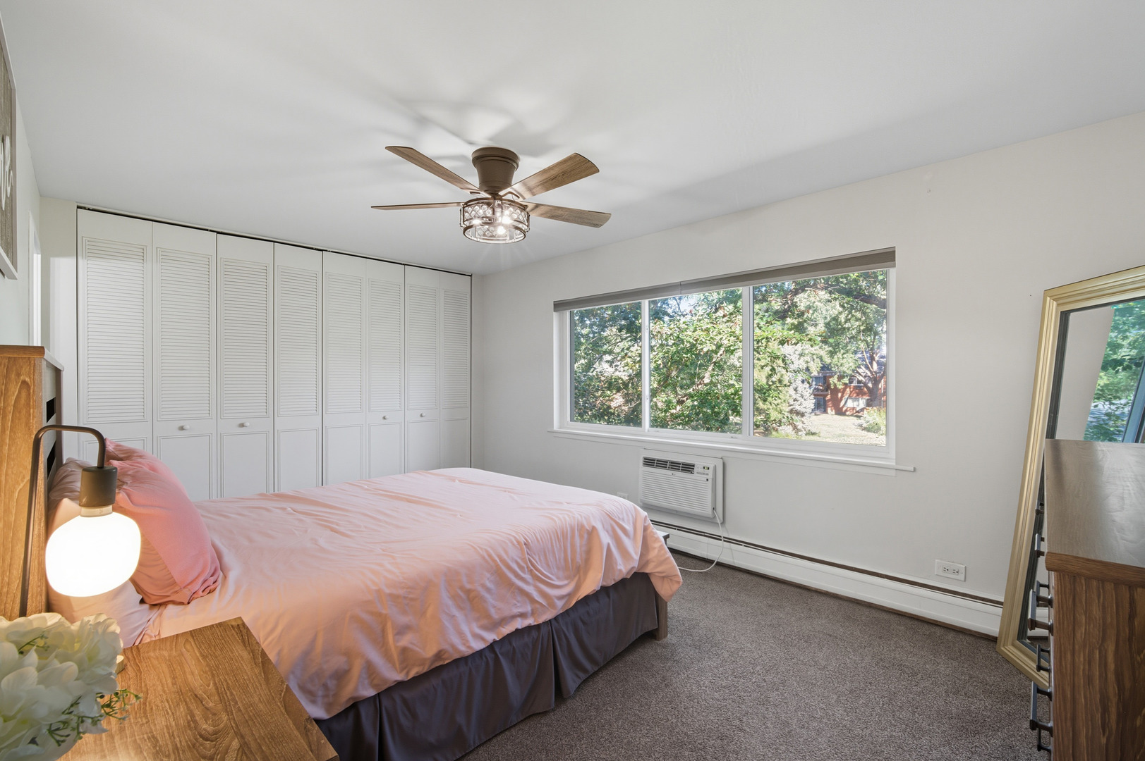 2315 S Goebbert Road #209, Arlington Heights, IL 60005