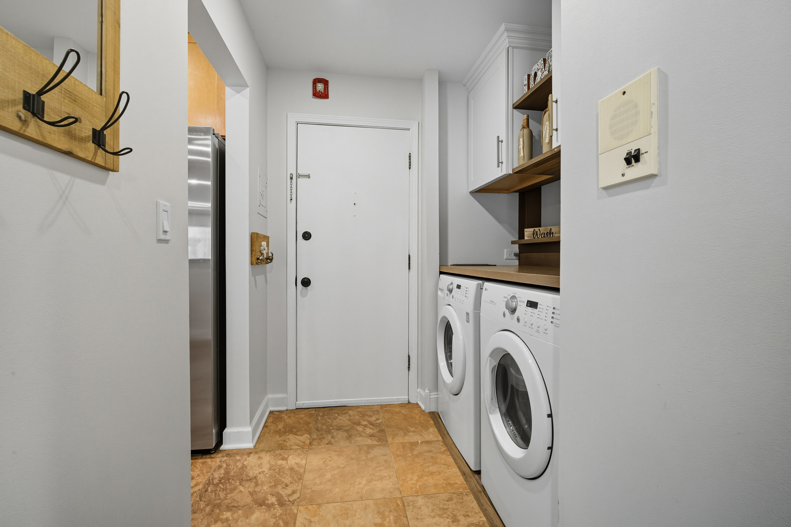 2315 S Goebbert Road #209, Arlington Heights, IL 60005