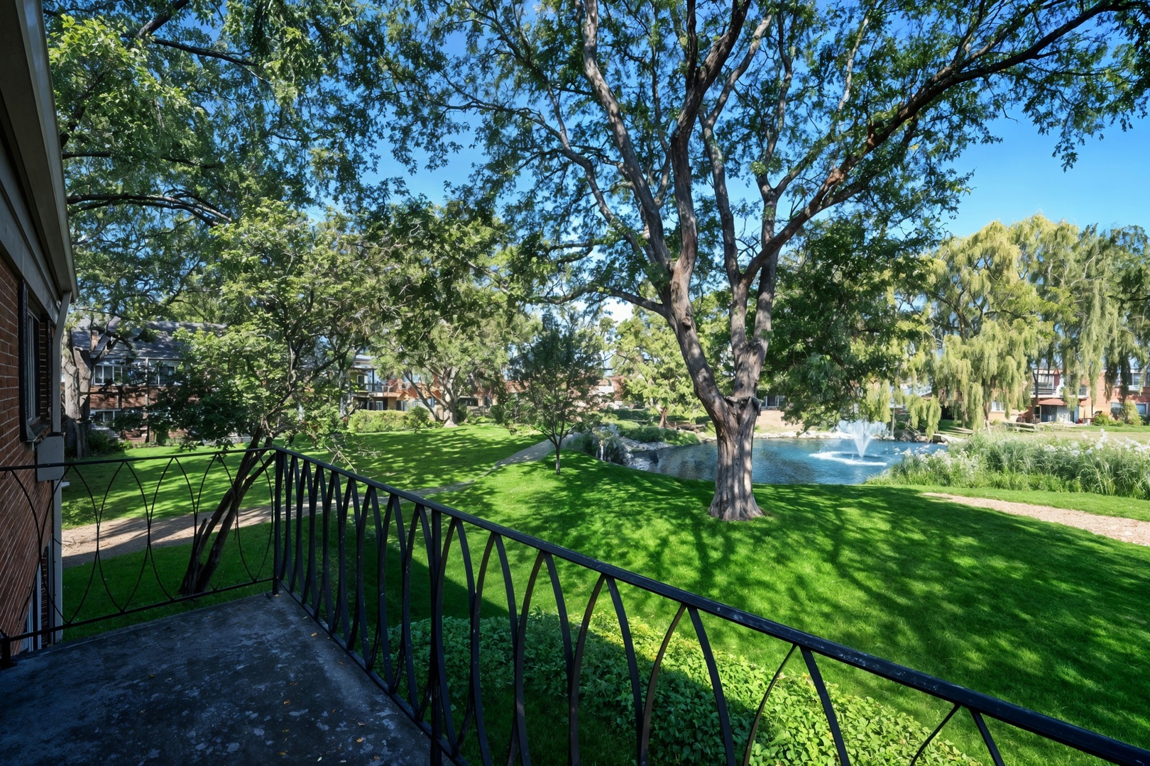 2315 S Goebbert Road #209, Arlington Heights, IL 60005