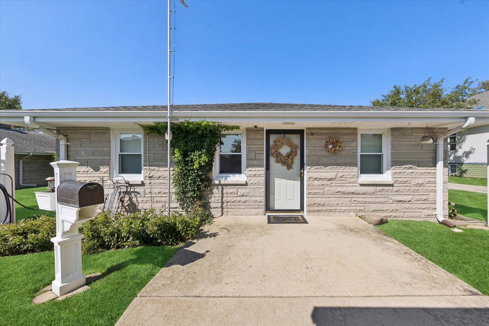 204 N Chicago Avenue #2, Elwood, IL 60421
