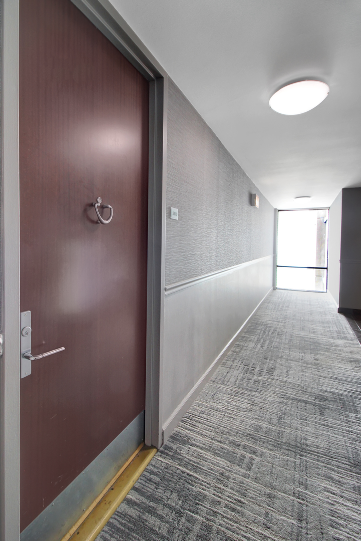 655 W Irving Park Road #5310, Chicago, IL 60613