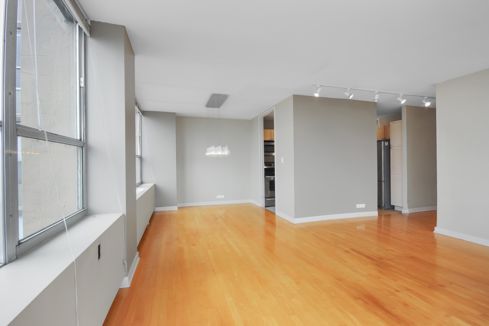 655 W Irving Park Road #5310, Chicago, IL 60613