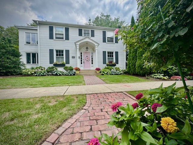 48 N Park Road, La Grange, IL 60525