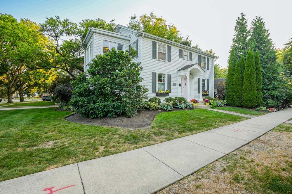 48 N Park Road, La Grange, IL 60525