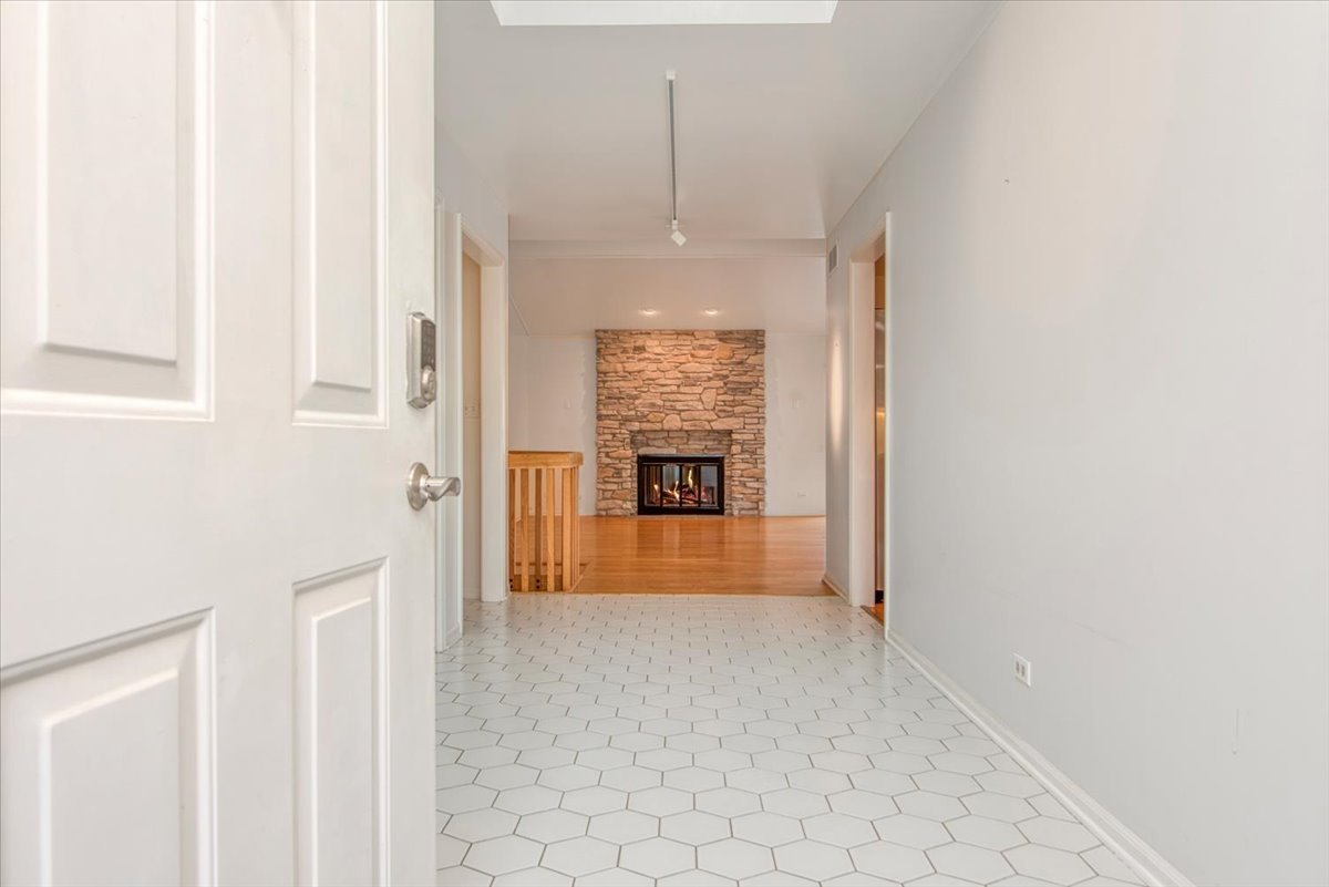 105 Craigie Lane, Inverness, IL 60067