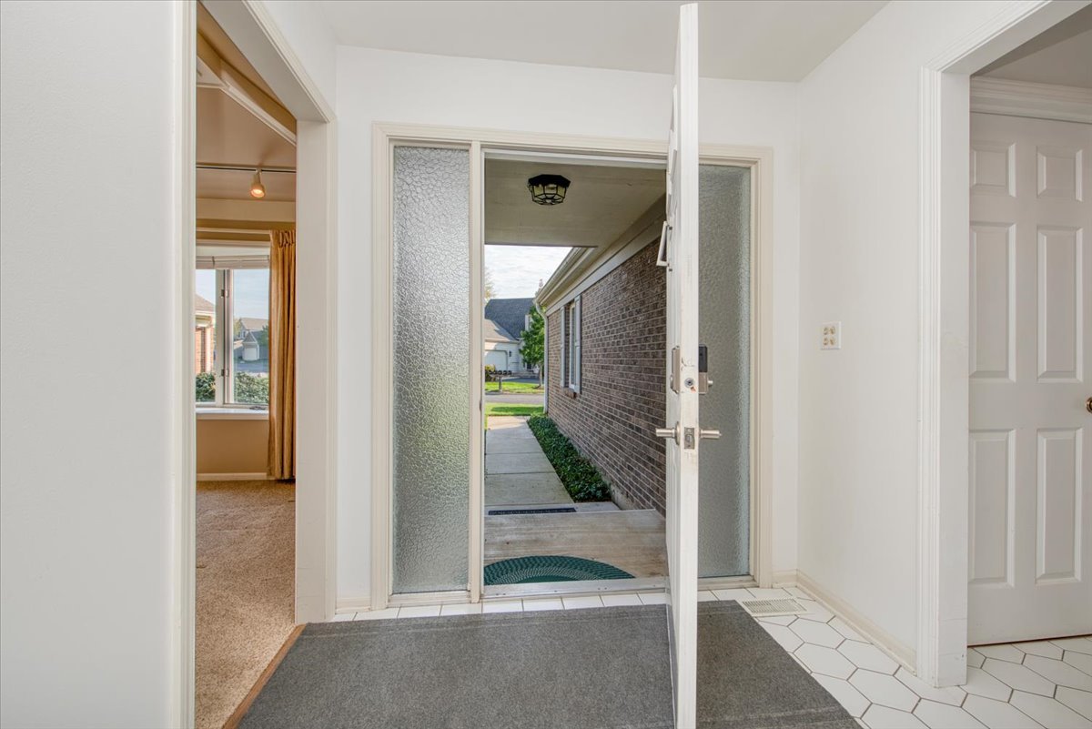 105 Craigie Lane, Inverness, IL 60067