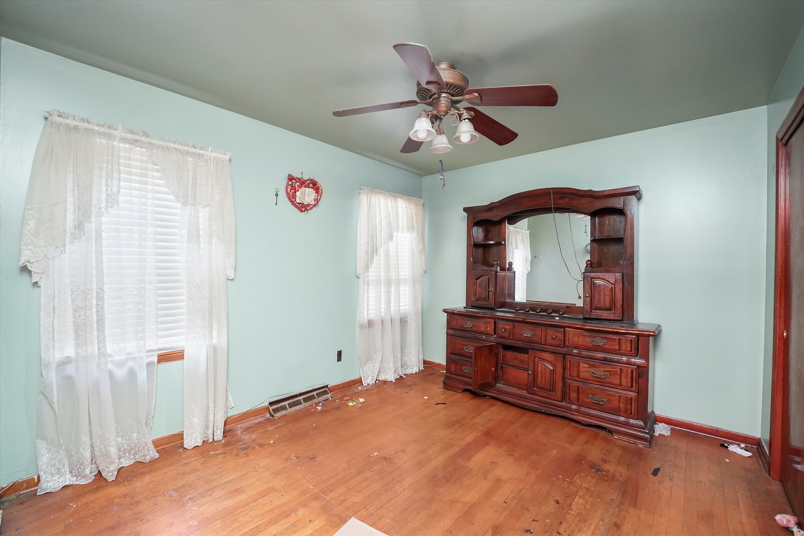 3542 W 77th Street, Chicago, IL 60652