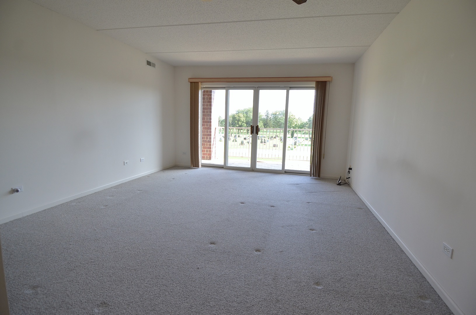 7061 W Touhy Avenue #307, Niles, IL 60714