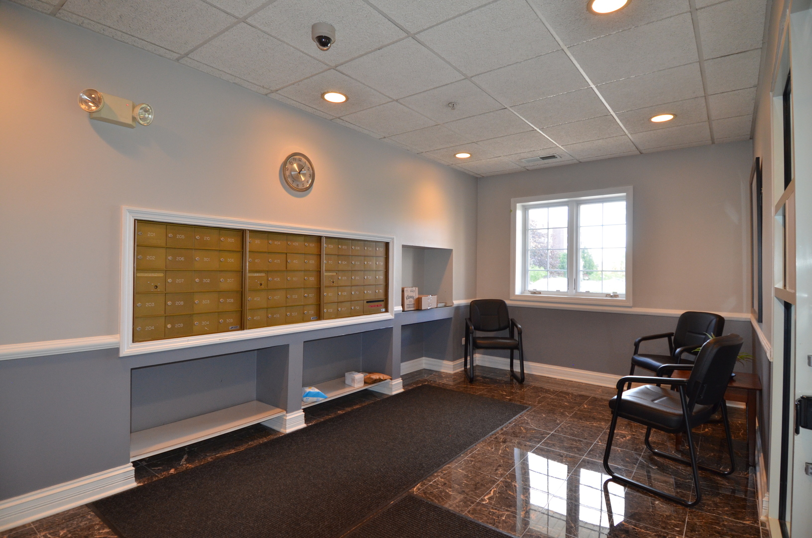 7061 W Touhy Avenue #307, Niles, IL 60714