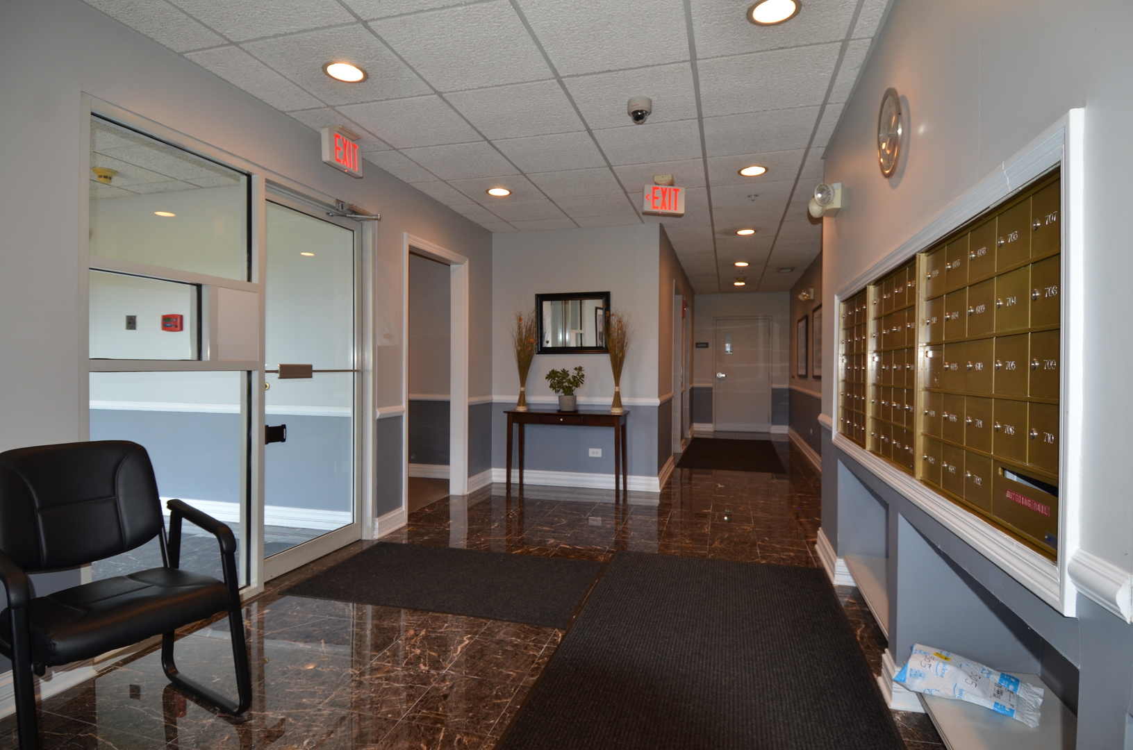 7061 W Touhy Avenue #307, Niles, IL 60714
