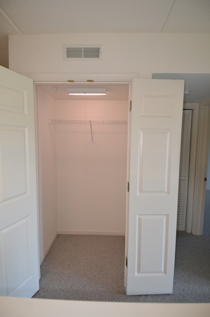 7061 W Touhy Avenue #307, Niles, IL 60714