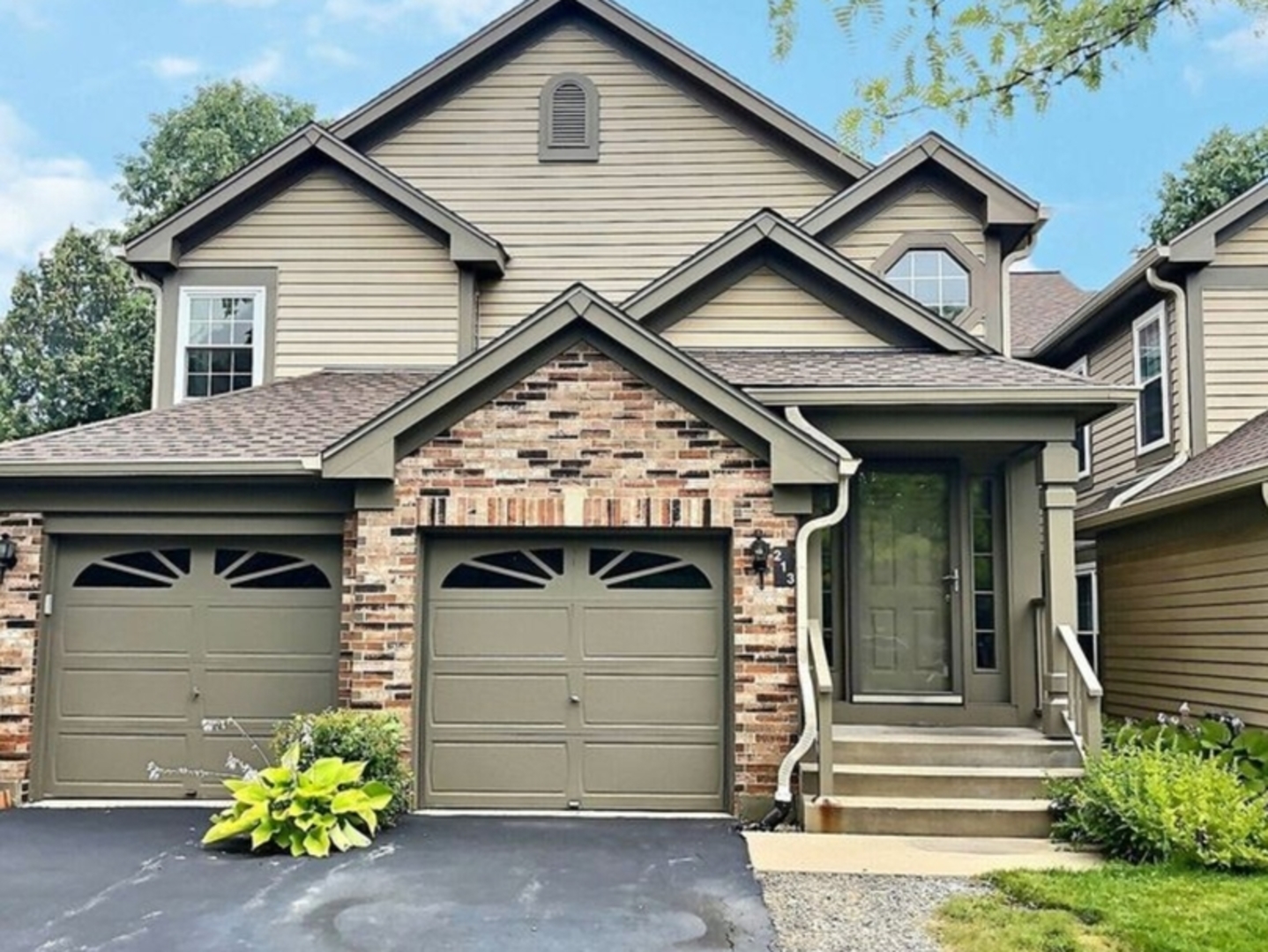 213 Old Oak Drive #213, Buffalo Grove, IL 60089