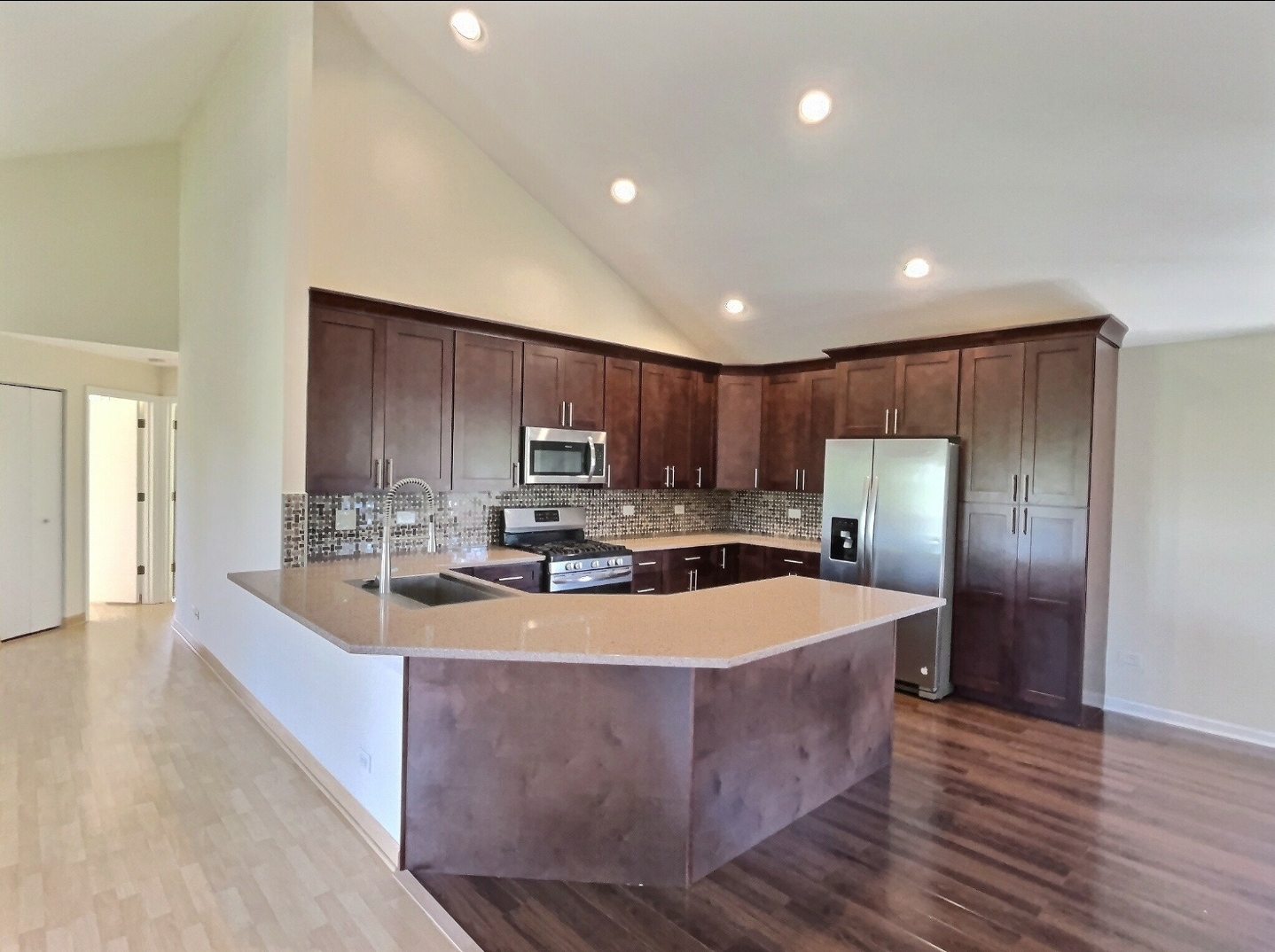 213 Old Oak Drive #213, Buffalo Grove, IL 60089