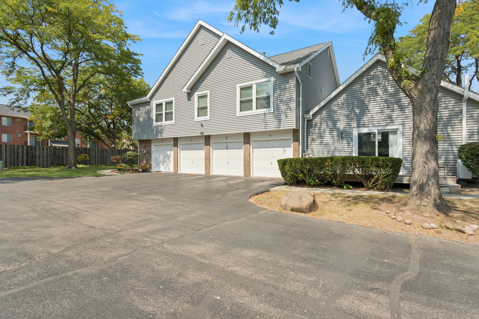 2791 Wayfaring Lane #A, Lisle, IL 60532