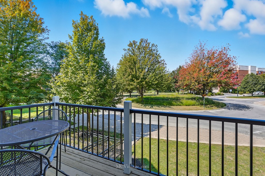695 Station Boulevard, Aurora, IL 60504