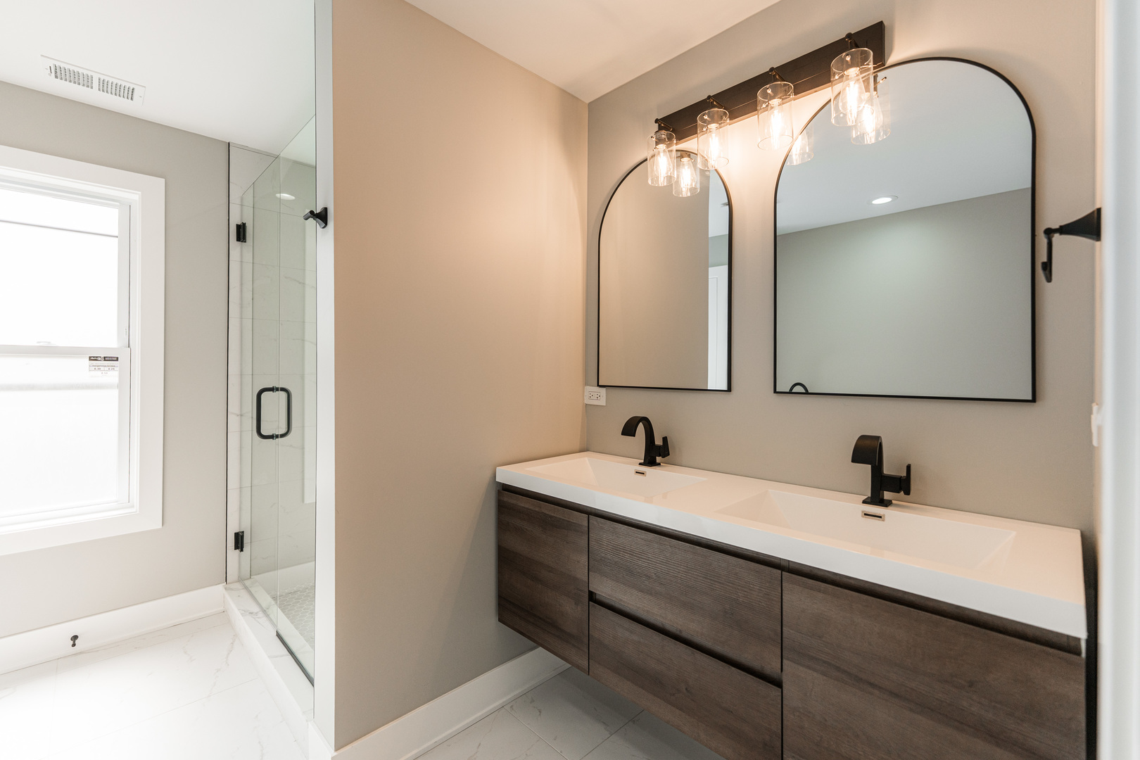 147 W North Avenue, Lombard, IL 60148