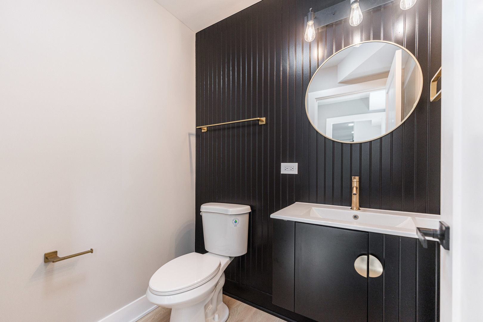 147 W North Avenue, Lombard, IL 60148