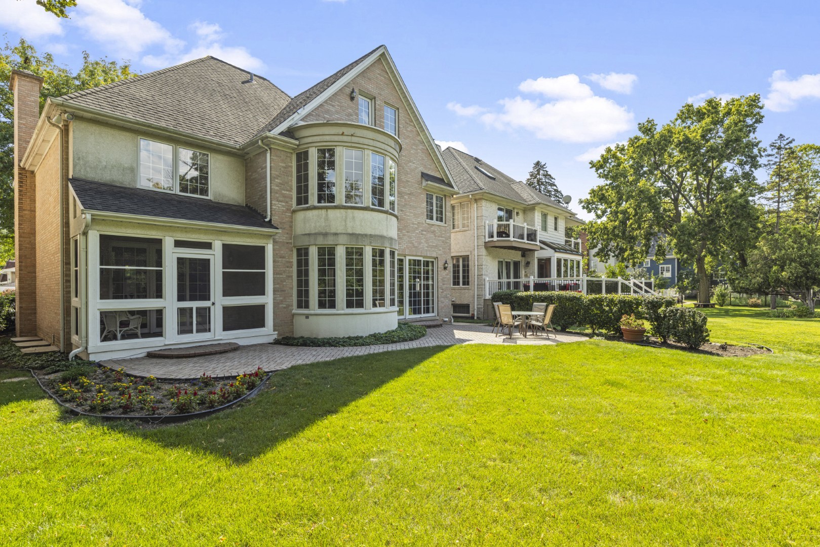 213 Pine Tree Lane, La Grange Park, IL 60526