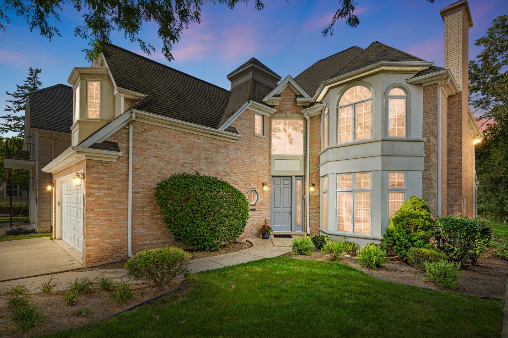 213 Pine Tree Lane, La Grange Park, IL 60526