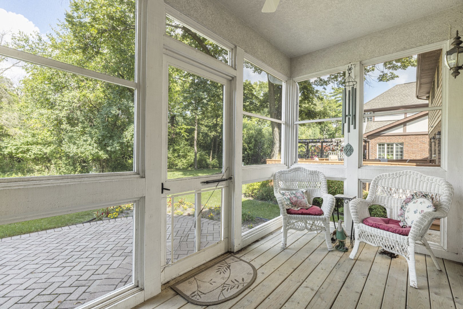 213 Pine Tree Lane, La Grange Park, IL 60526