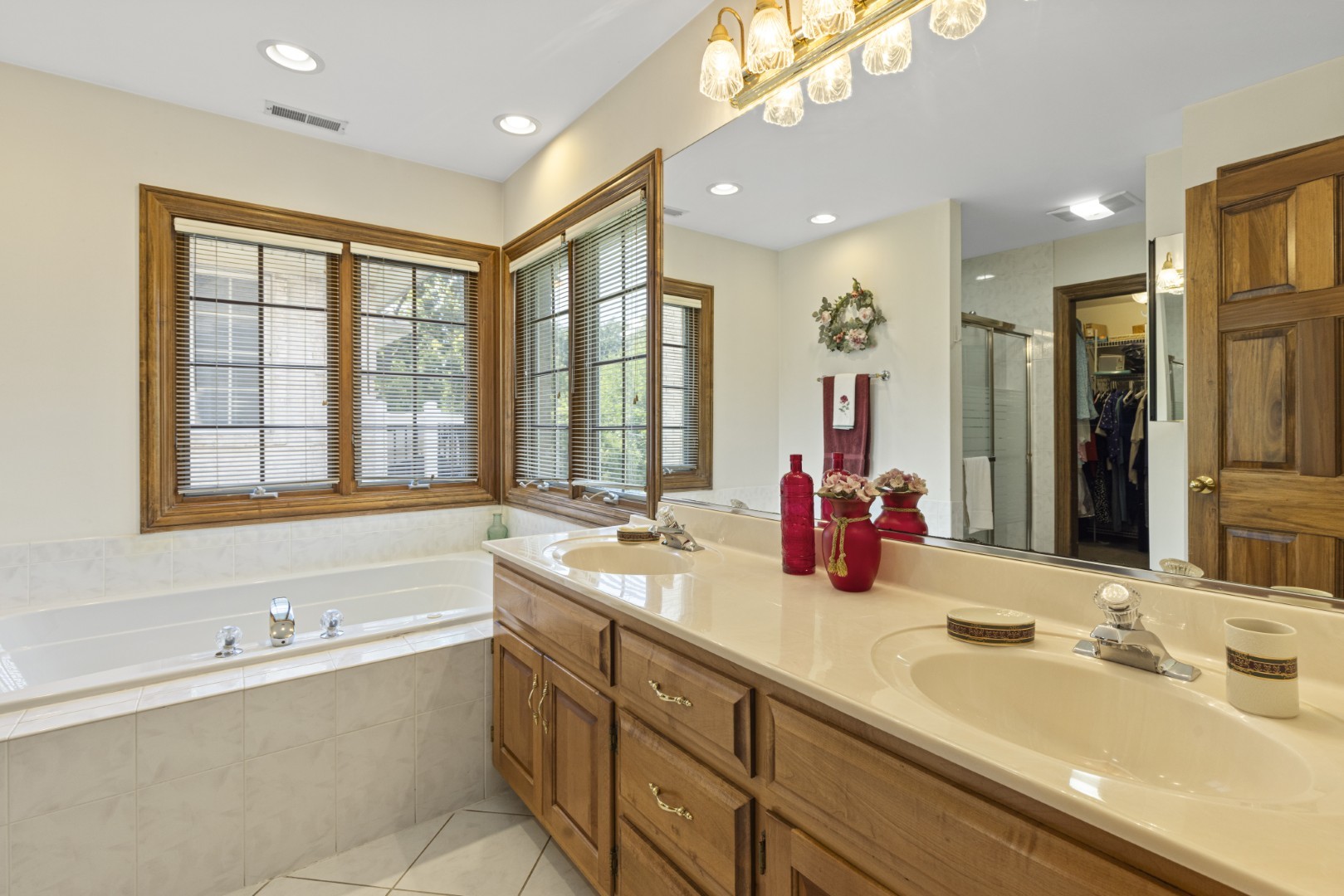 213 Pine Tree Lane, La Grange Park, IL 60526