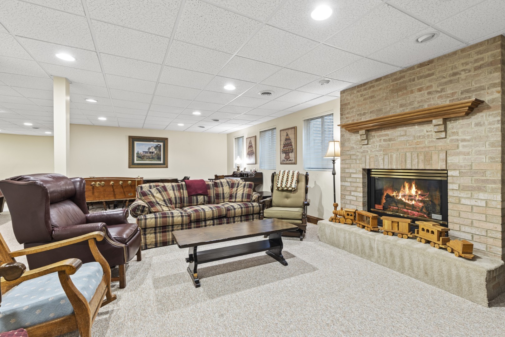 213 Pine Tree Lane, La Grange Park, IL 60526