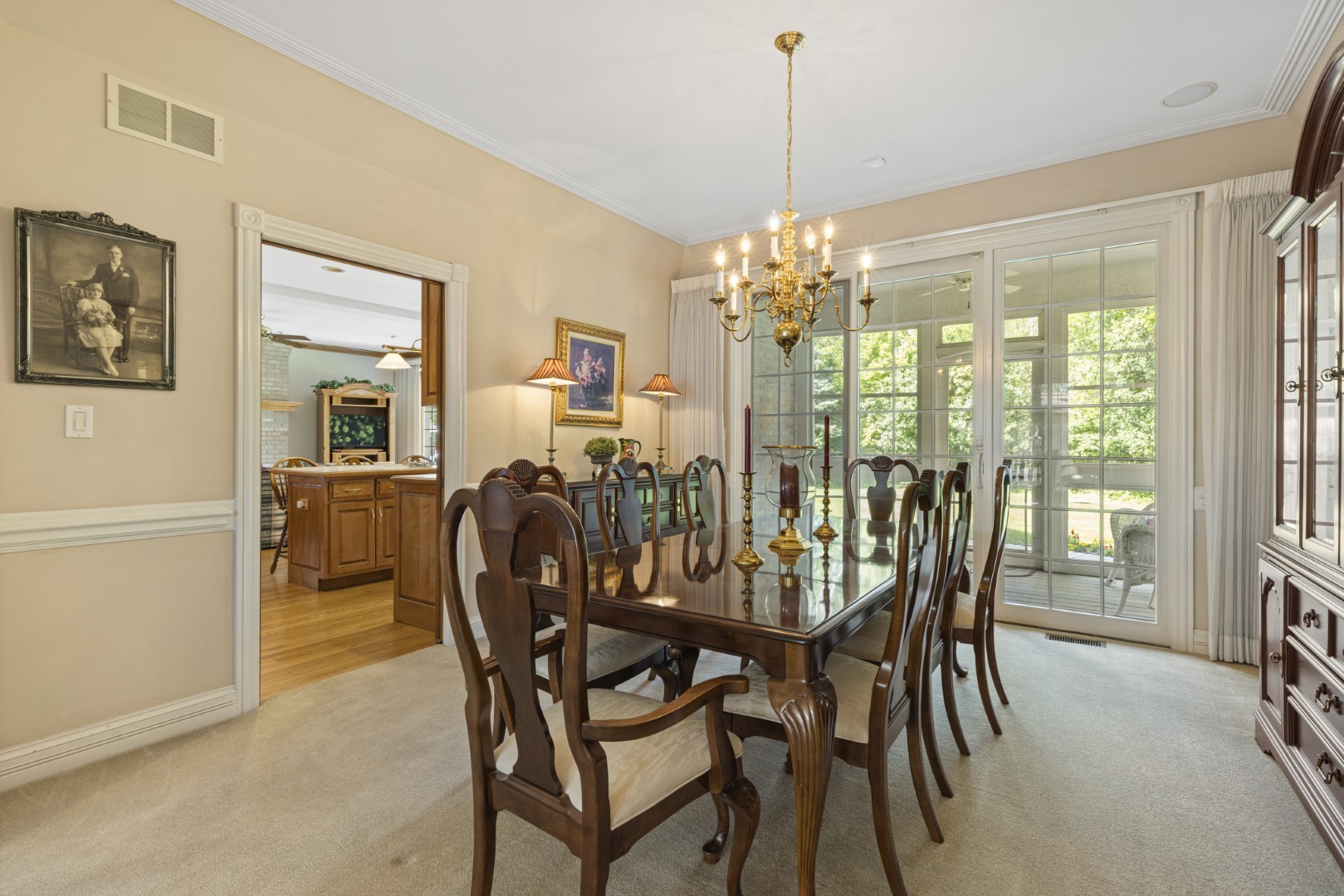 213 Pine Tree Lane, La Grange Park, IL 60526