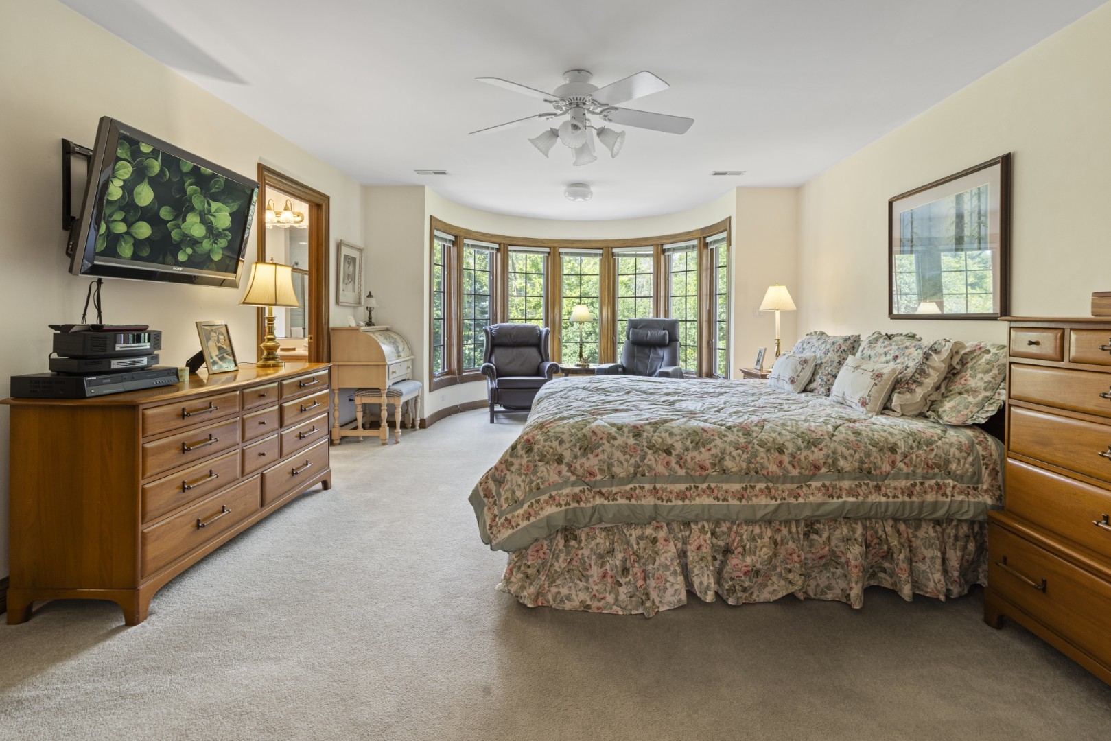 213 Pine Tree Lane, La Grange Park, IL 60526