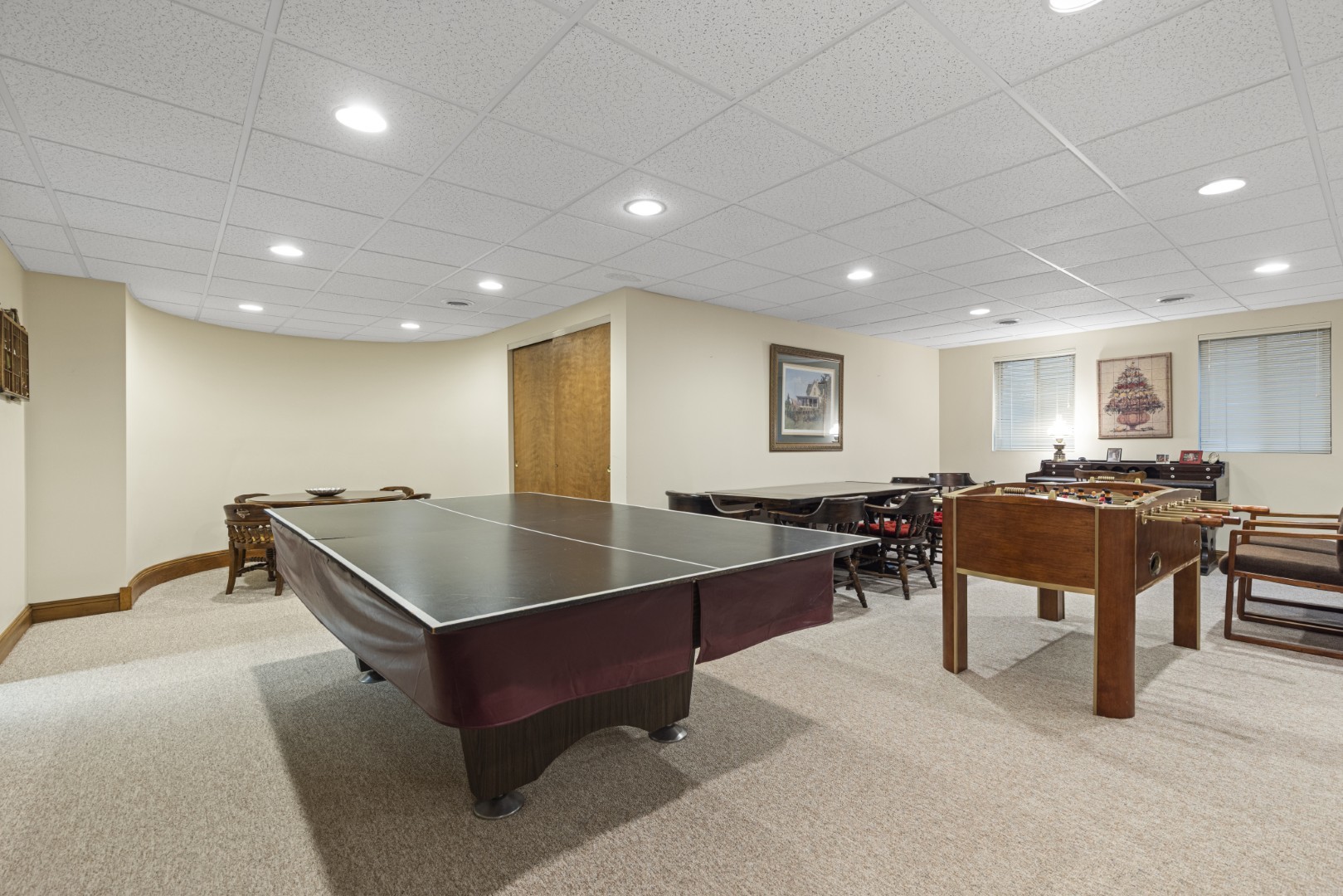 213 Pine Tree Lane, La Grange Park, IL 60526