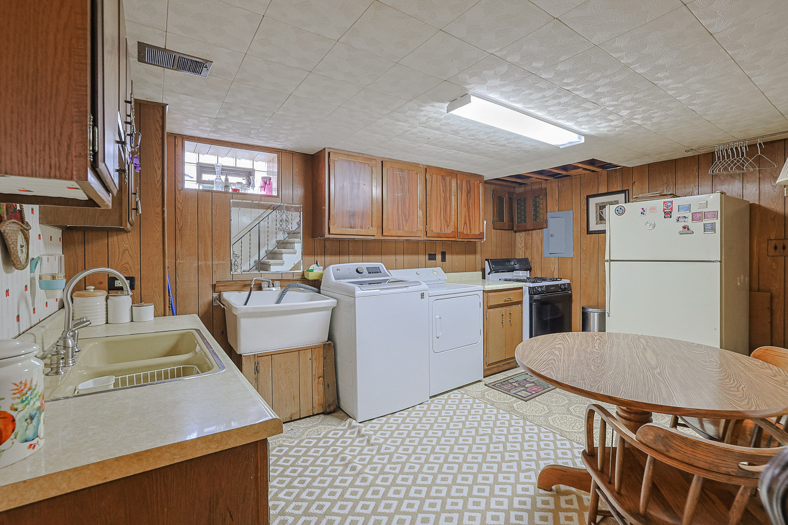 1413 Highridge Parkway, Westchester, IL 60154