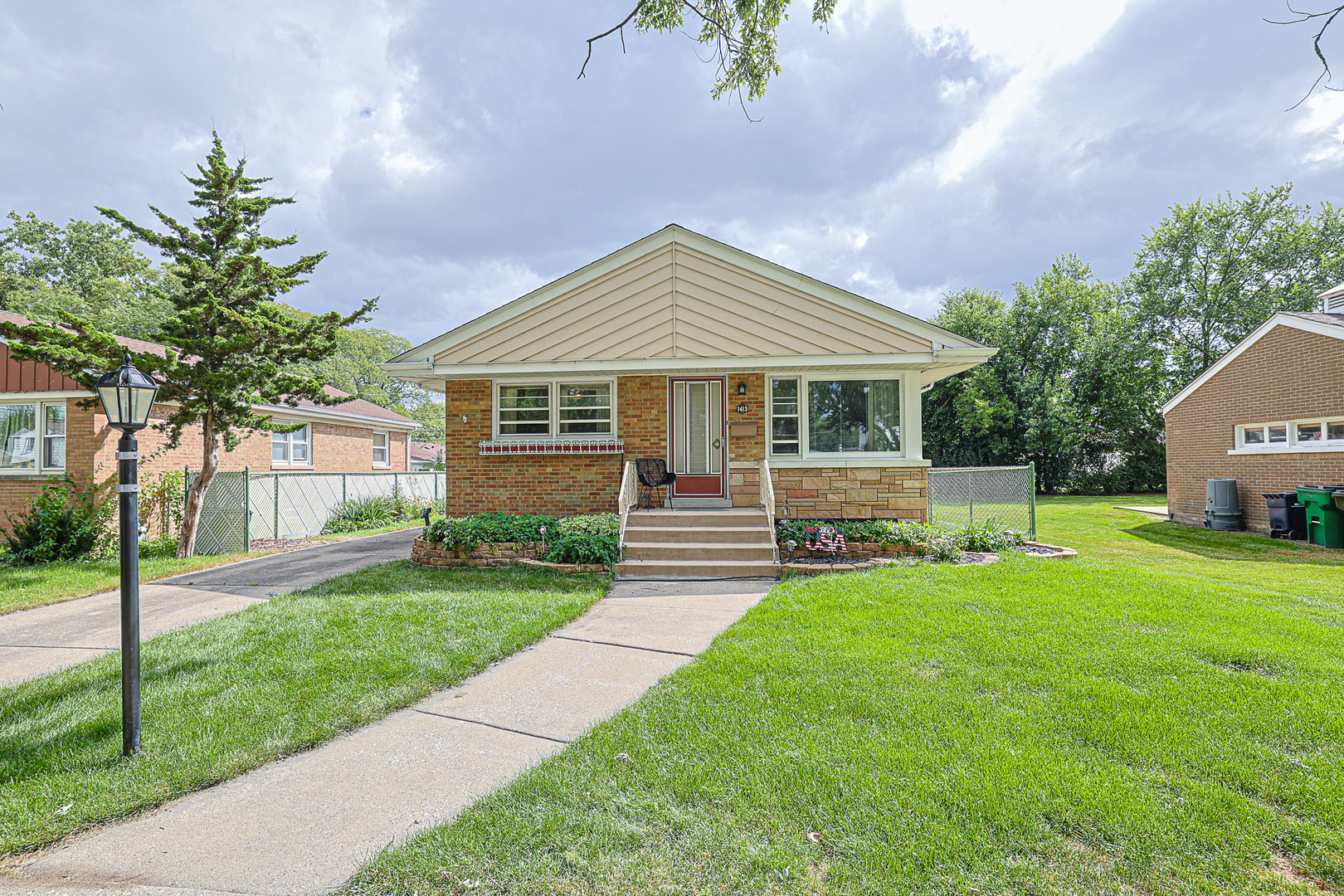1413 Highridge Parkway, Westchester, IL 60154