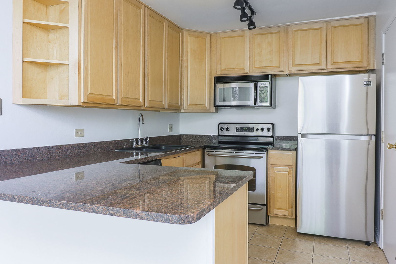 6010 E Lake Drive #1D, Lisle, IL 60532