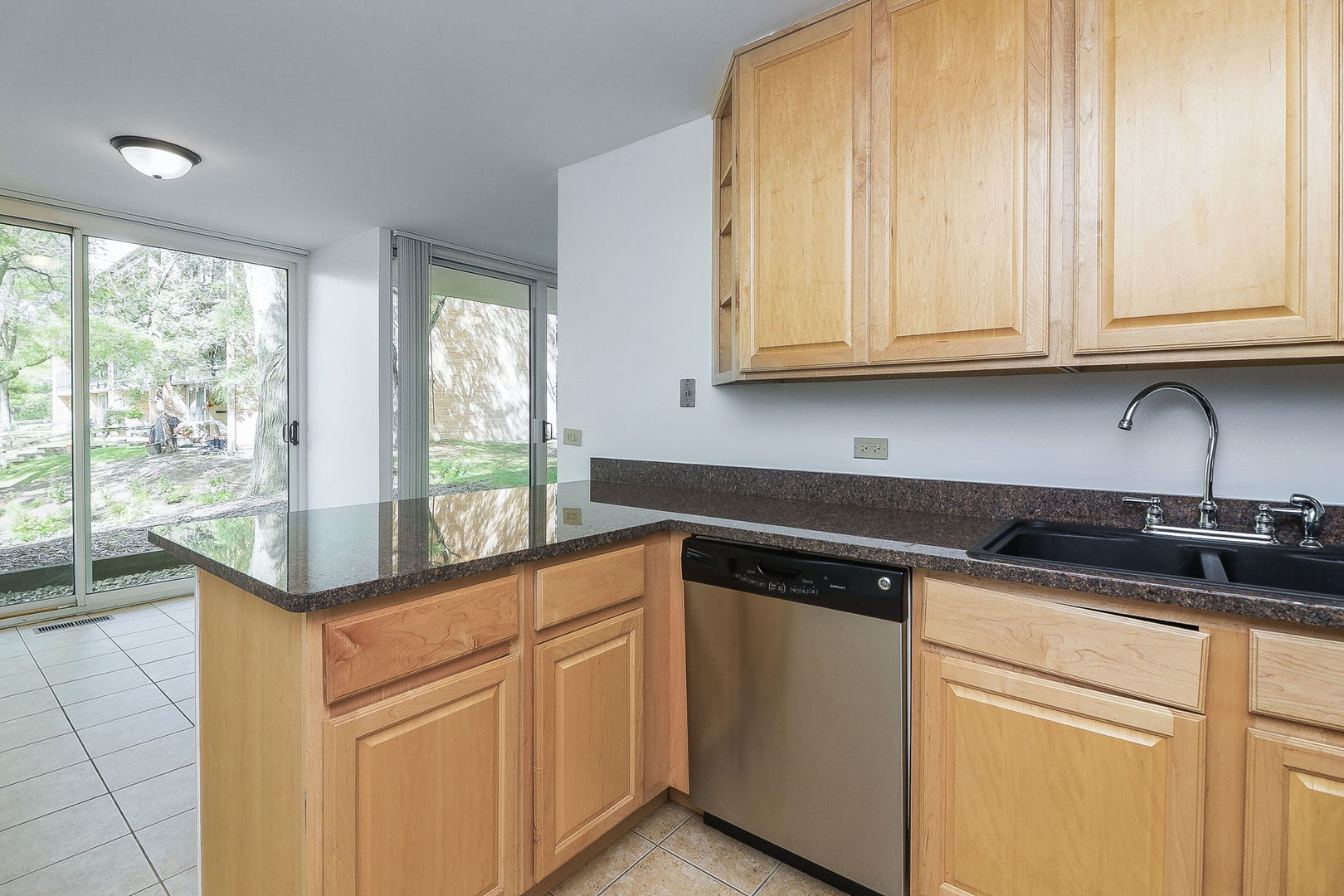 6010 E Lake Drive #1D, Lisle, IL 60532